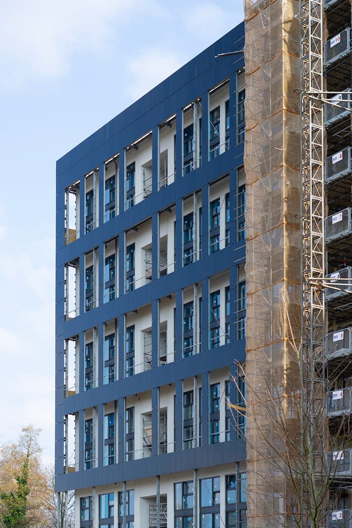 Proces bouw zonnepanelen gevel Baobab gebouw Utrecht | Solarix