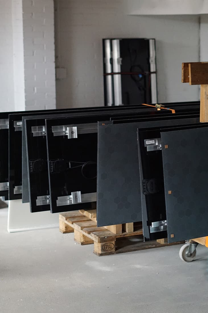 Proces foto's assemblage montagesysteem op zonnepanelen Van Happen | Solarix